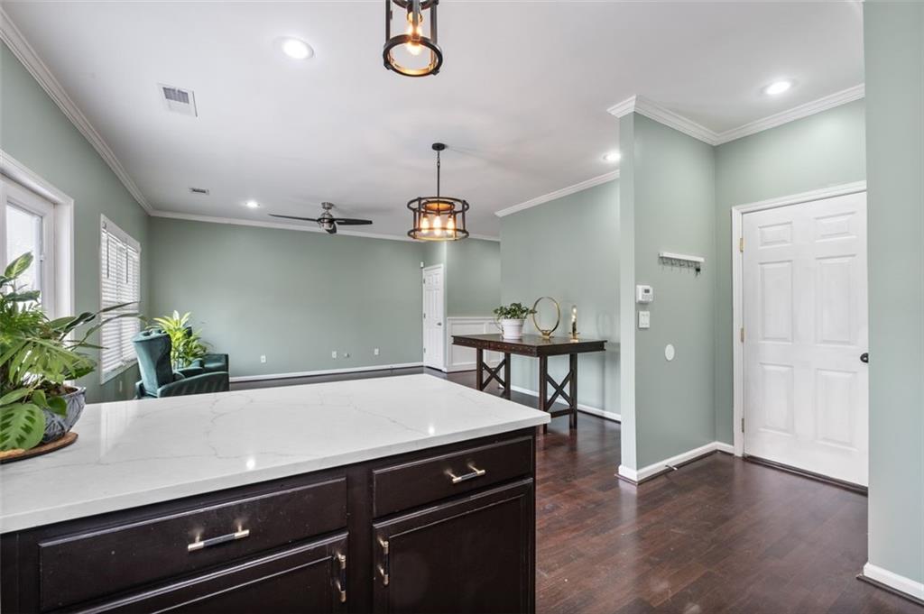 589 Whitaker Street NW