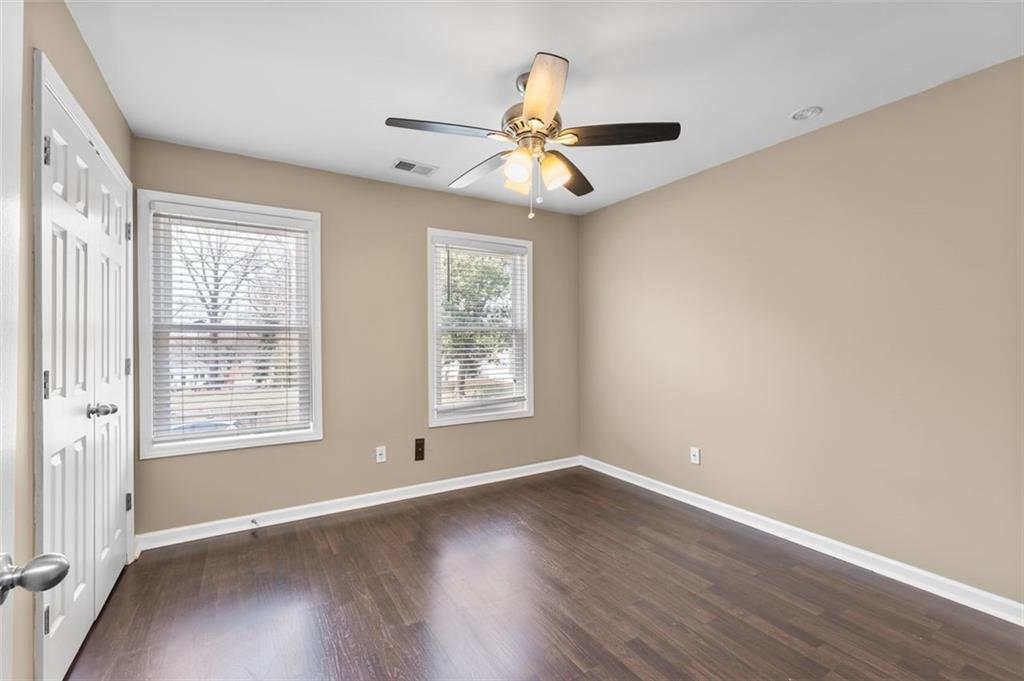 589 Whitaker Street NW