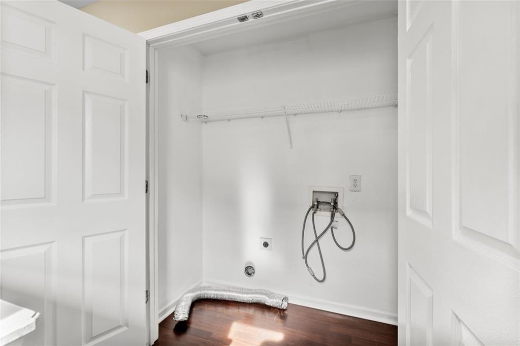 589 Whitaker Street NW