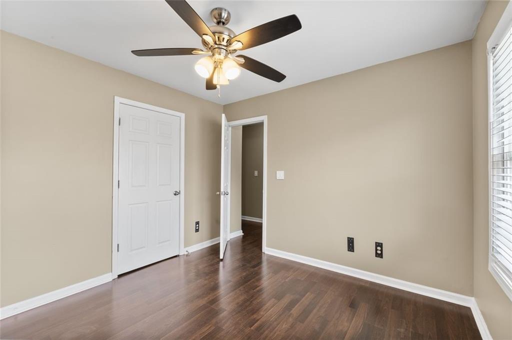 589 Whitaker Street NW