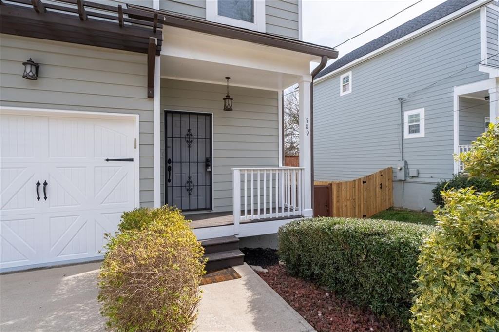 589 Whitaker Street NW