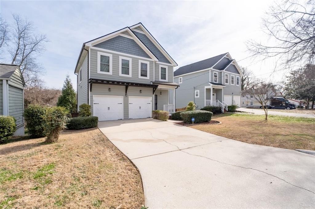 589 Whitaker Street NW