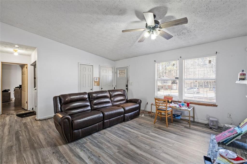 6340 Emerald Pointe Circle