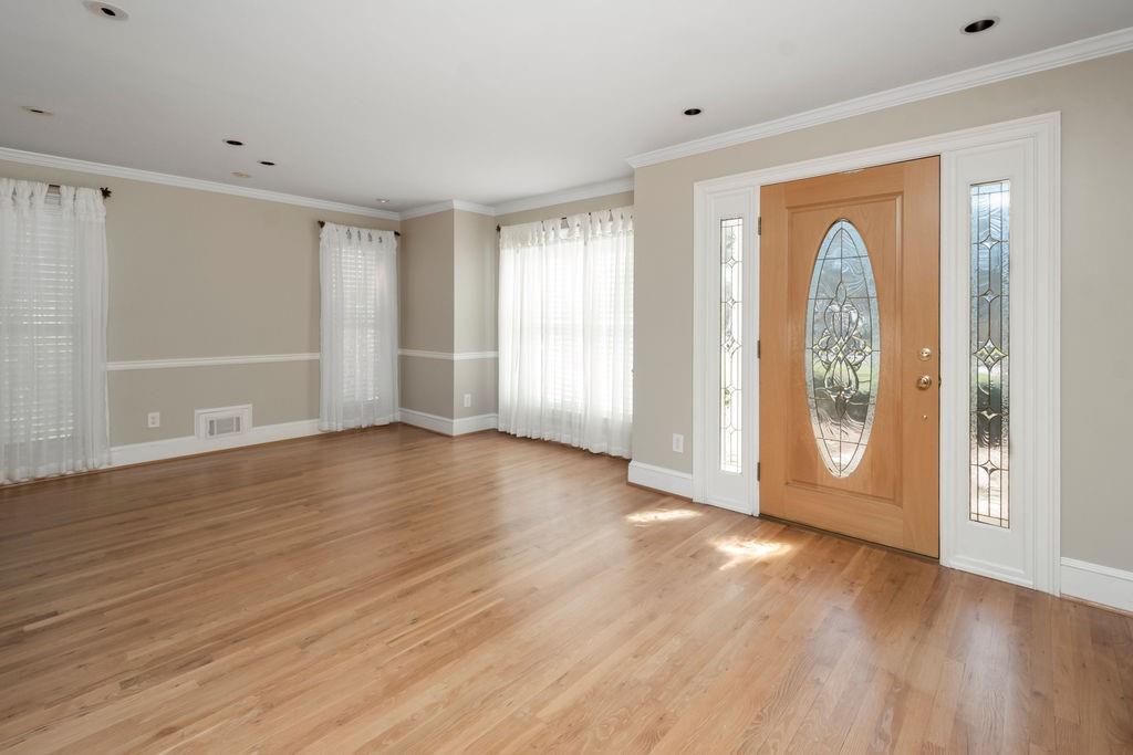 105 Oak Ridge Drive