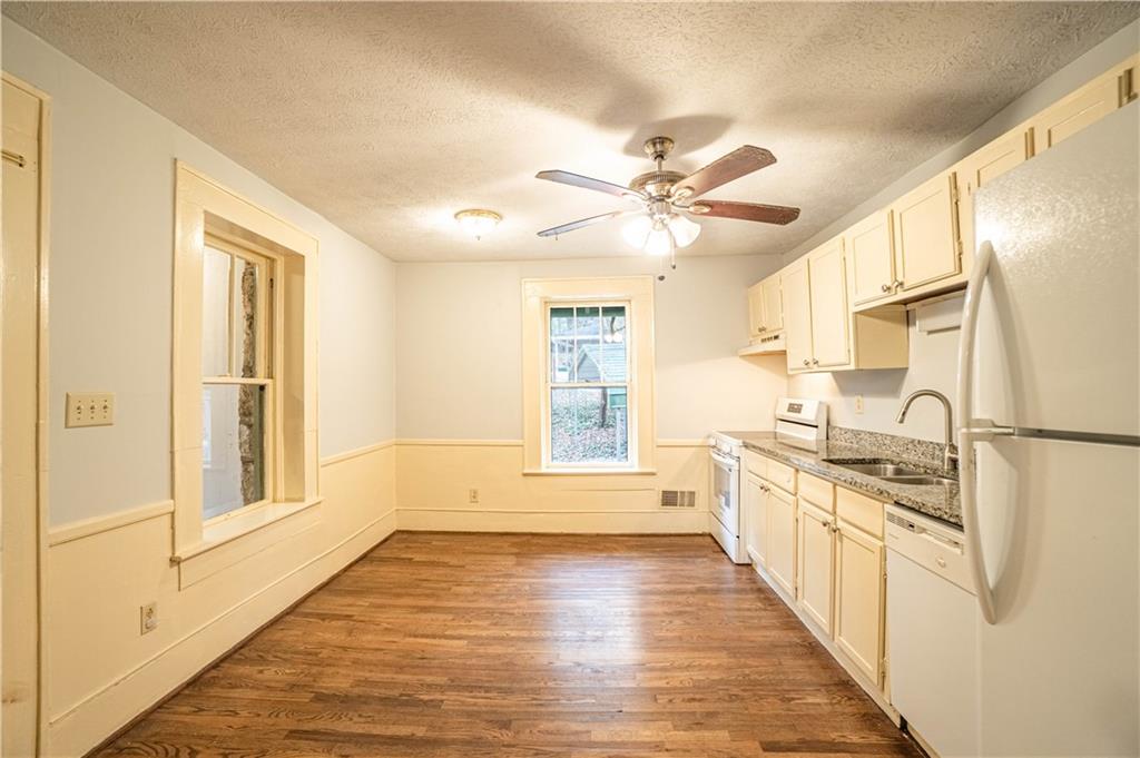 1865 Oak Grove Road NE