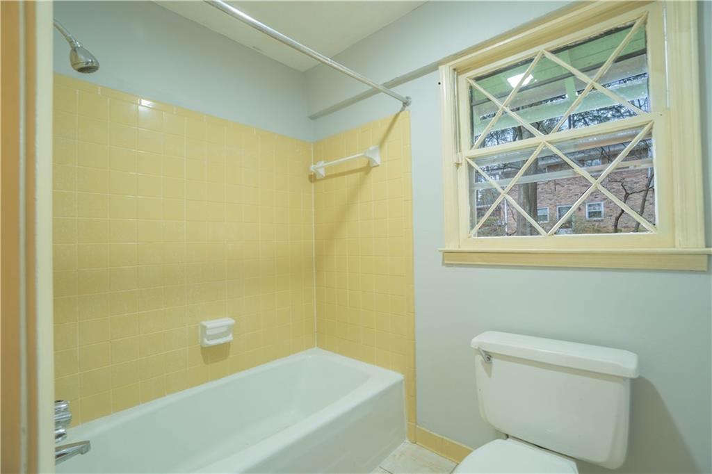 1865 Oak Grove Road NE