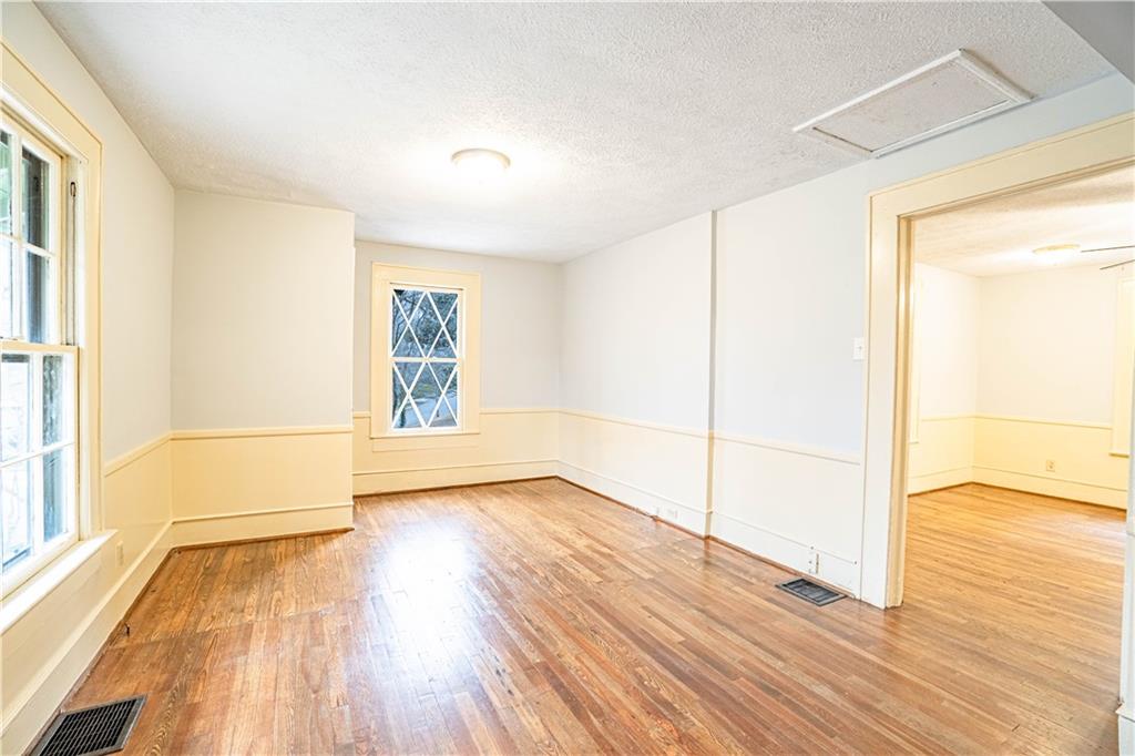 1865 Oak Grove Road NE