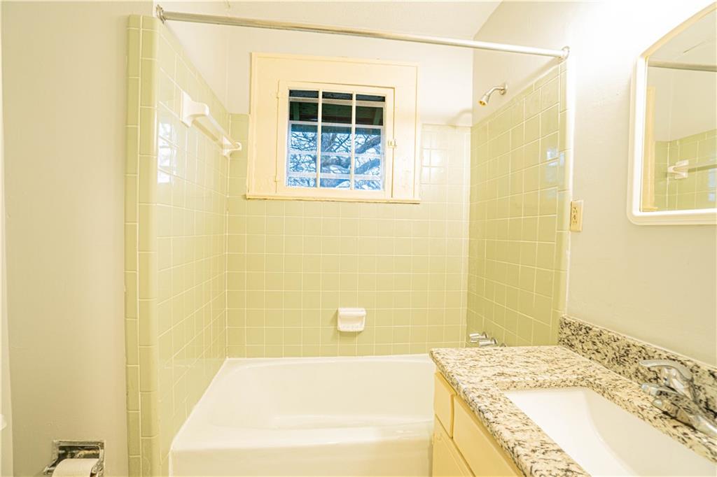 1865 Oak Grove Road NE