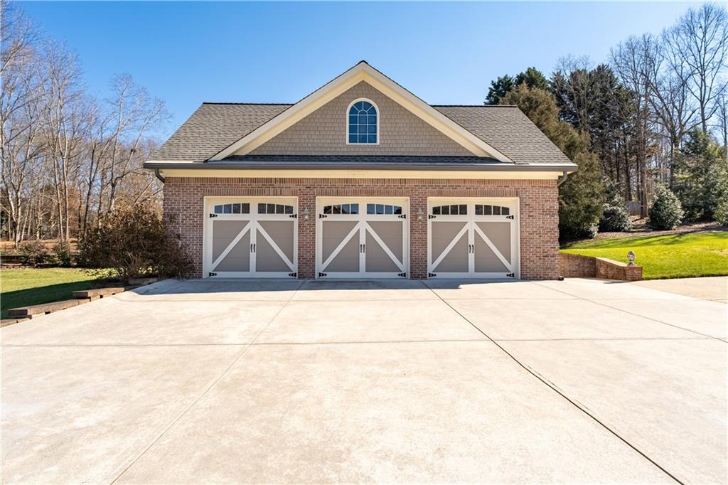 8015 Hurakan Creek Crossing