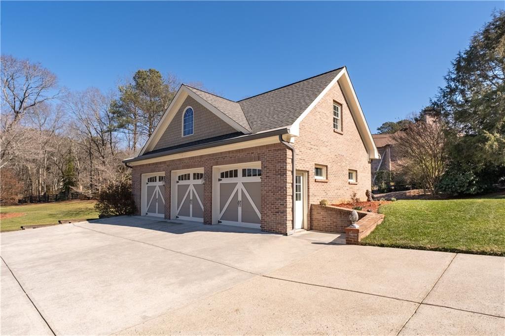 8015 Hurakan Creek Crossing