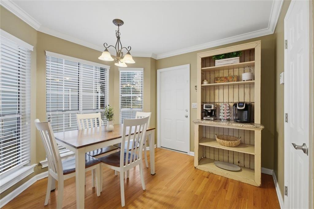 4410 White Surrey Drive NW