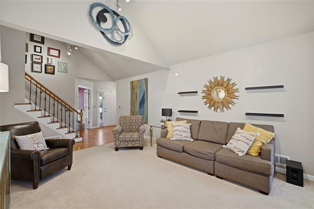 4410 White Surrey Drive NW