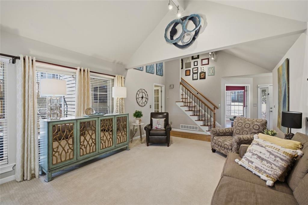 4410 White Surrey Drive NW