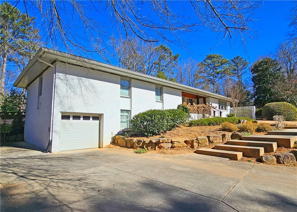 1131 Milmar Drive NW