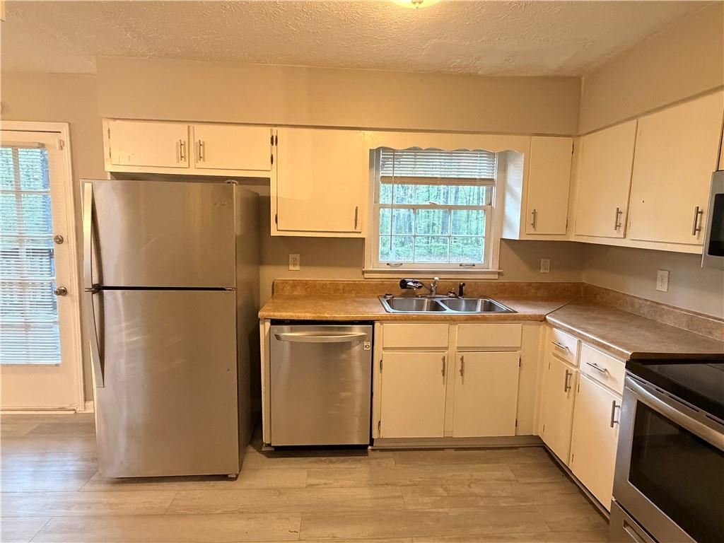 3406 Blackberry Lane