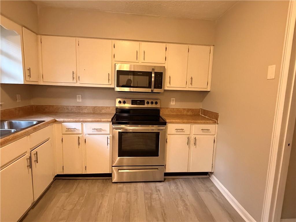 3406 Blackberry Lane