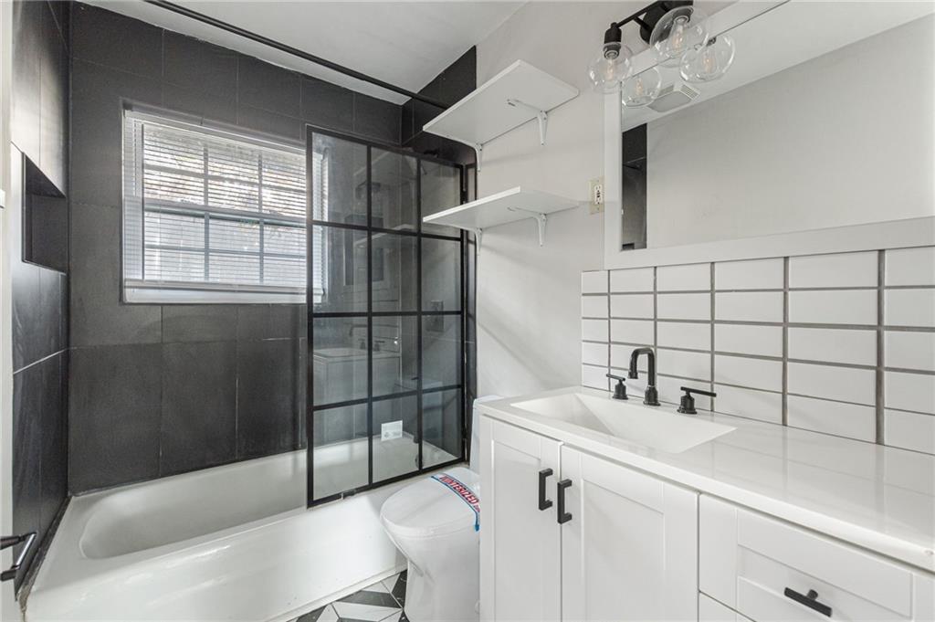 919 HOBSON Street SW