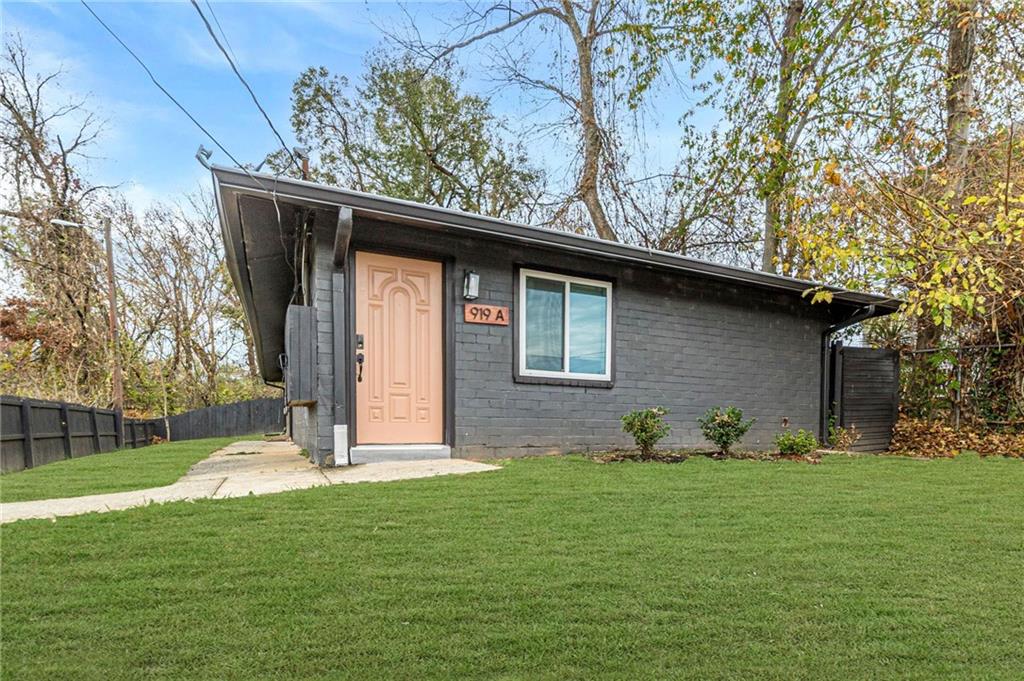 919 HOBSON Street SW