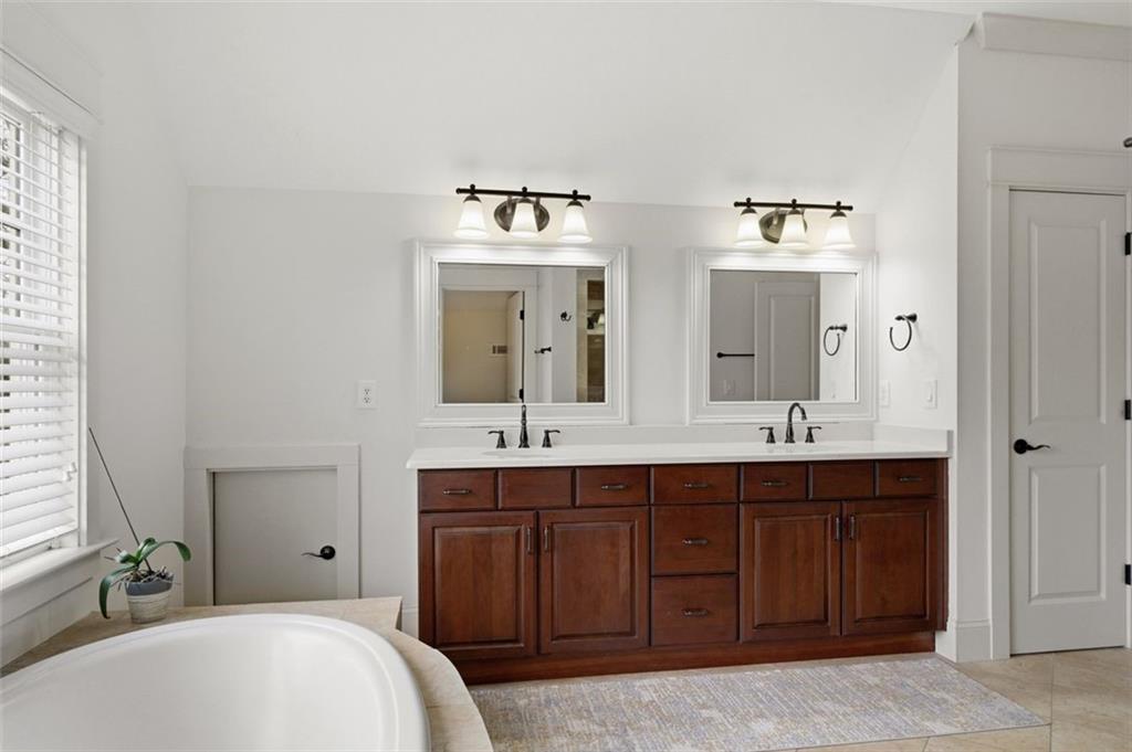 1613 Walker Street SE