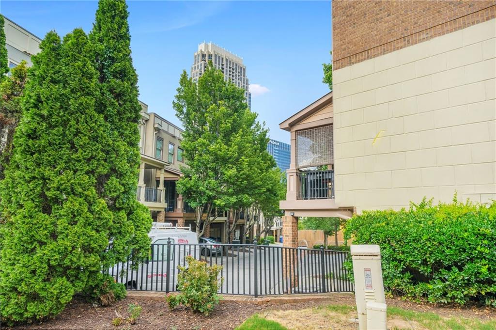 385 15TH Street NW Unit 6