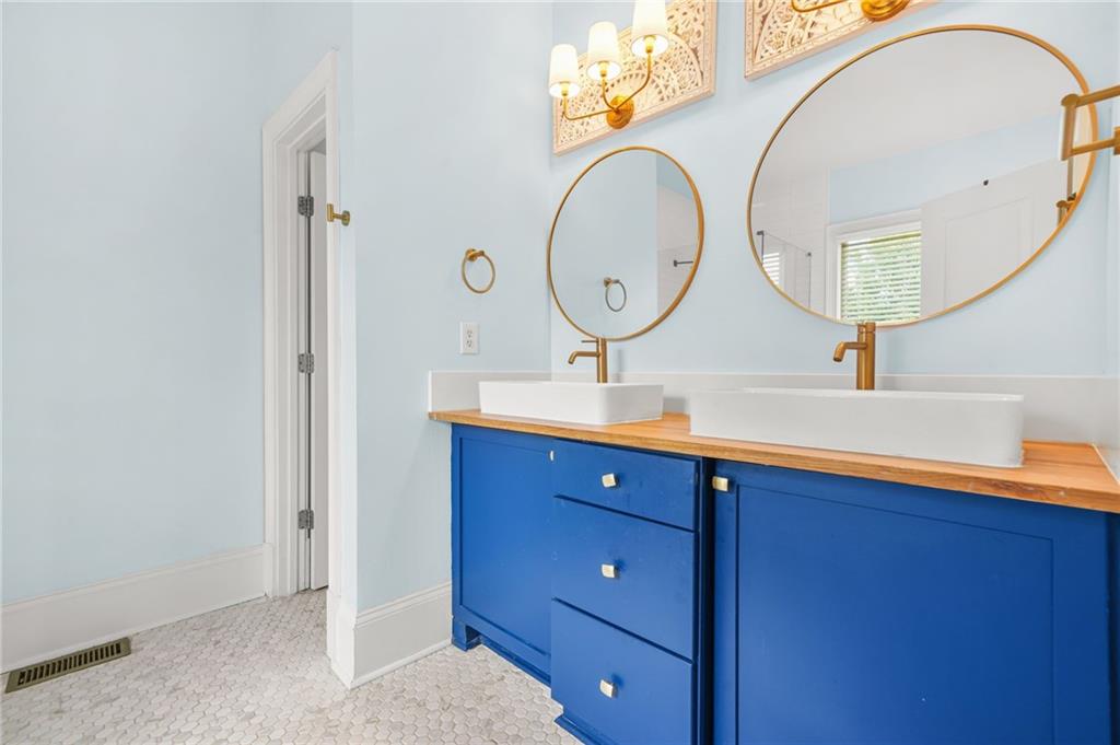 385 15TH Street NW Unit 6