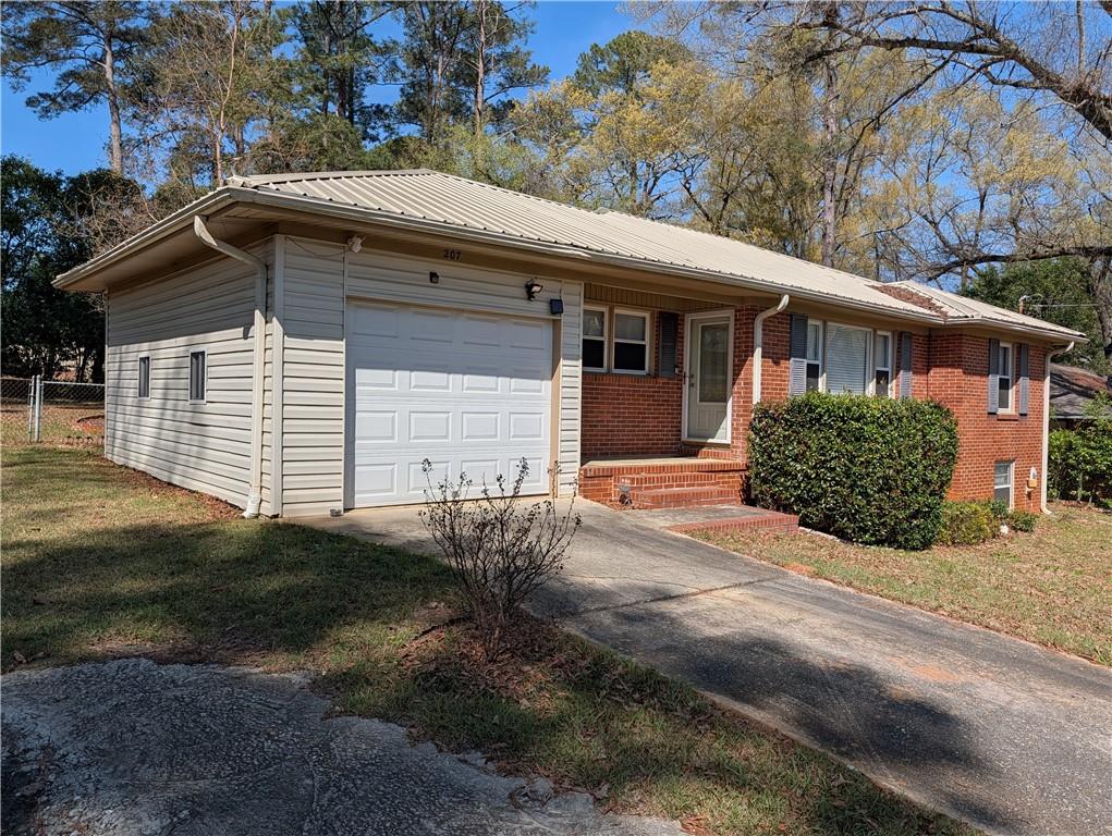207 Kingsway Drive