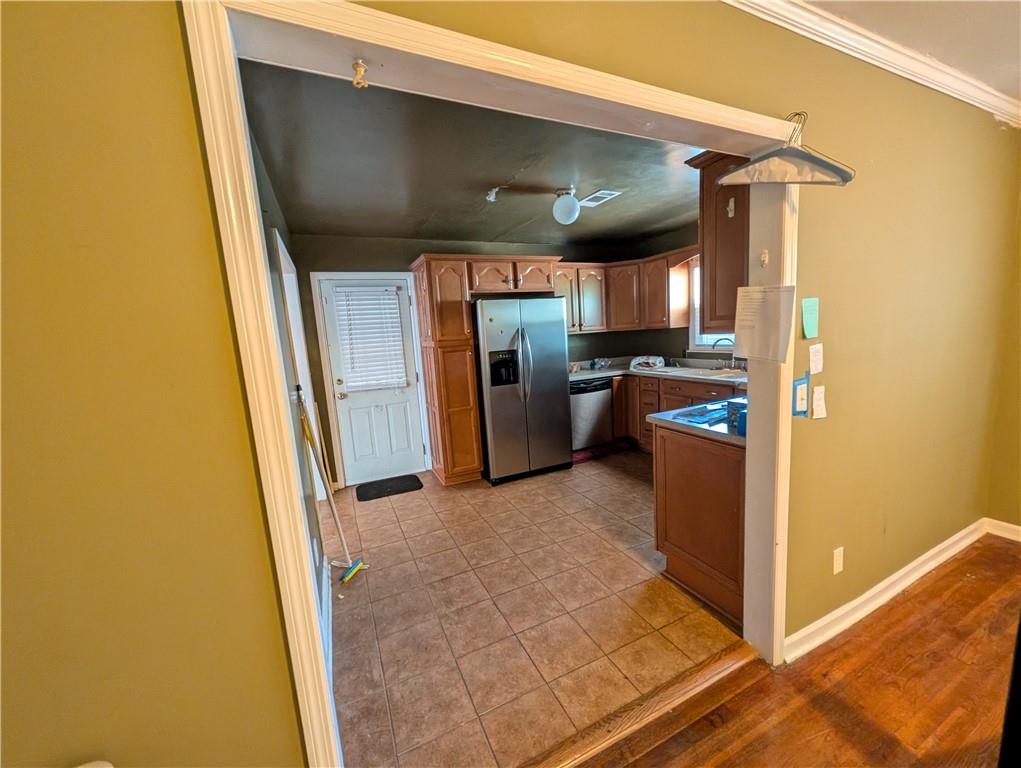 207 Kingsway Drive