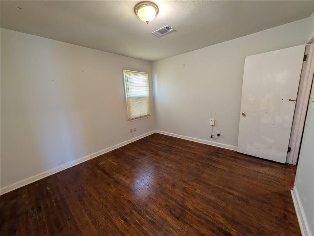 207 Kingsway Drive