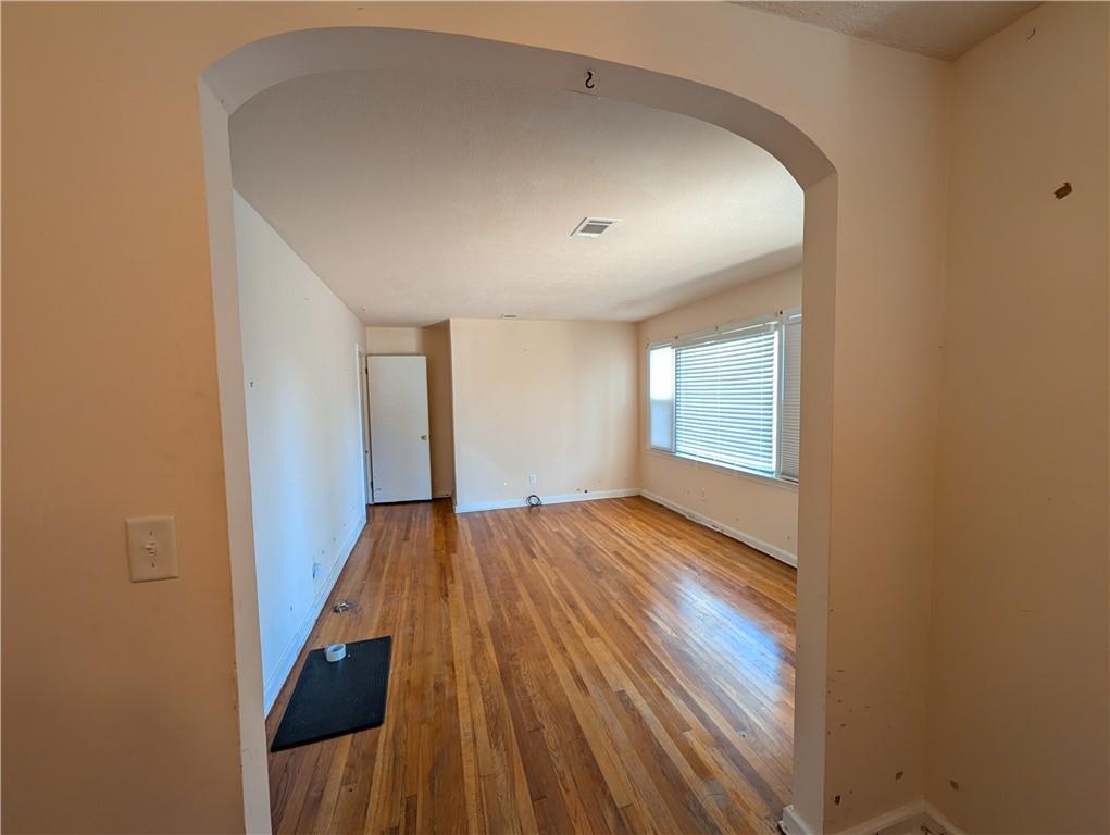207 Kingsway Drive