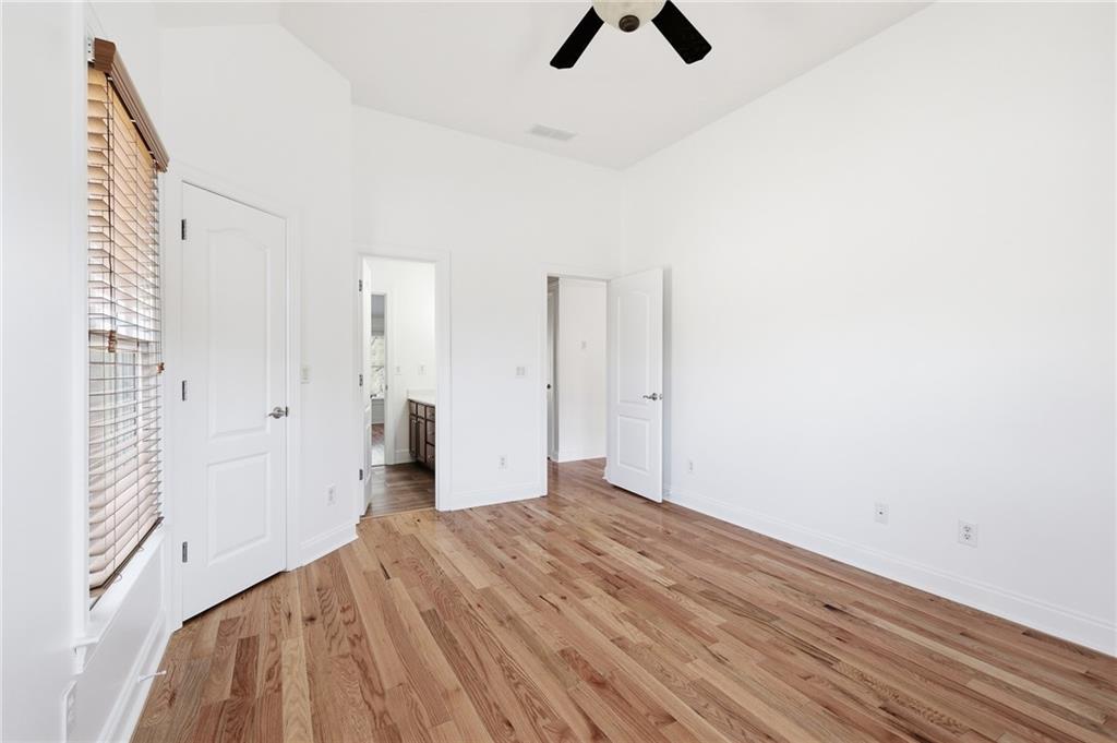 5742 Ashleigh Walk Drive
