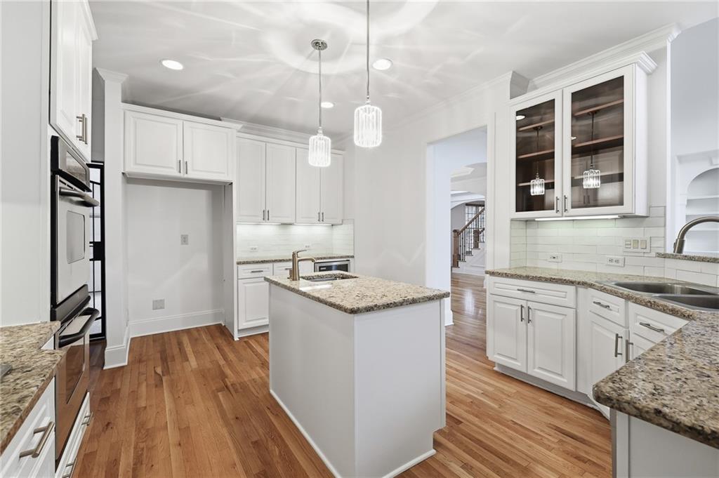5742 Ashleigh Walk Drive