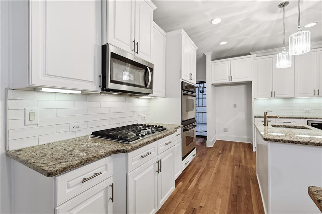 5742 Ashleigh Walk Drive