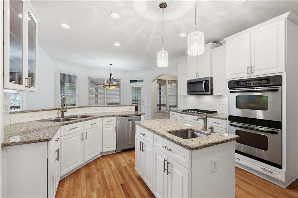 5742 Ashleigh Walk Drive