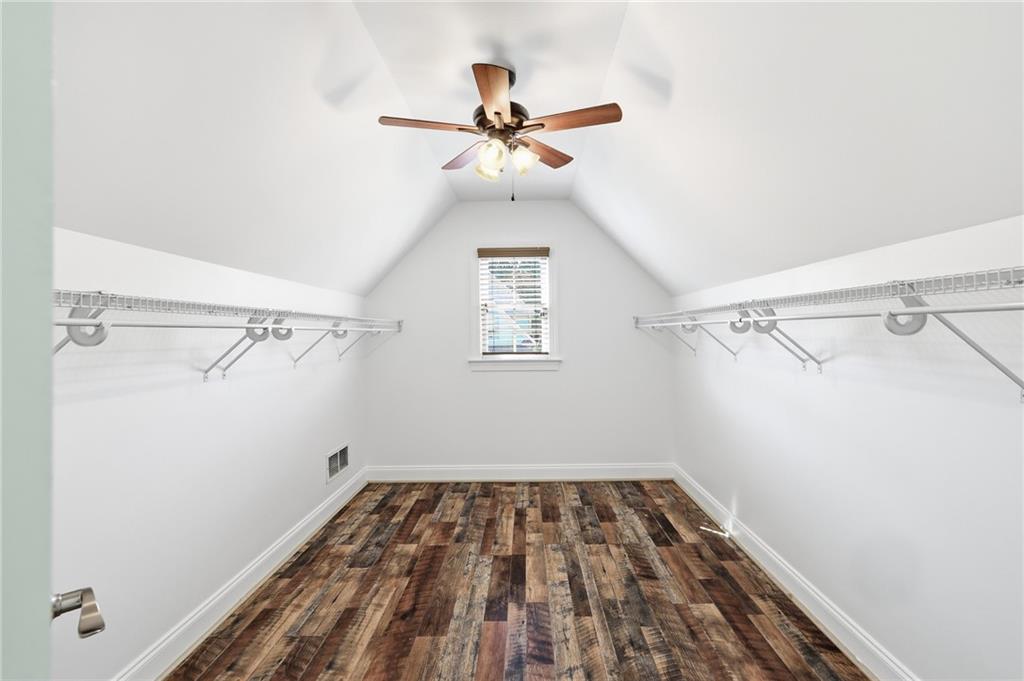5742 Ashleigh Walk Drive