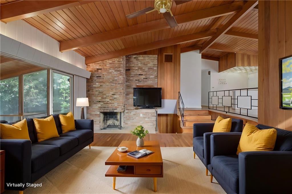 3906 Land O Lakes Drive NE