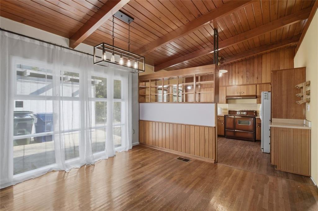 3906 Land O Lakes Drive NE