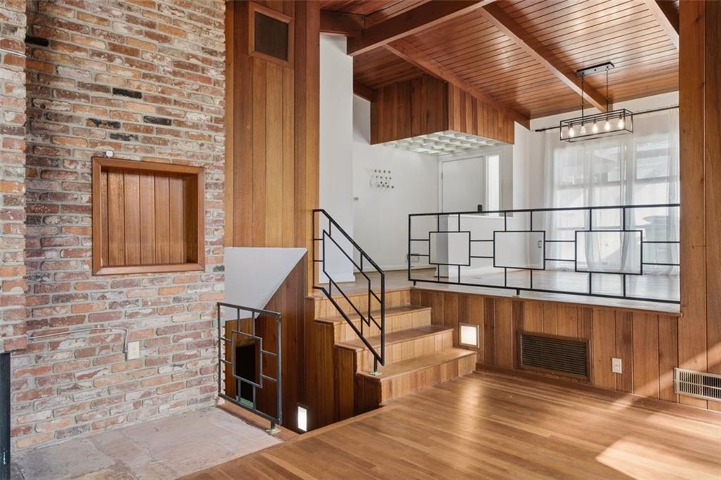 3906 Land O Lakes Drive NE