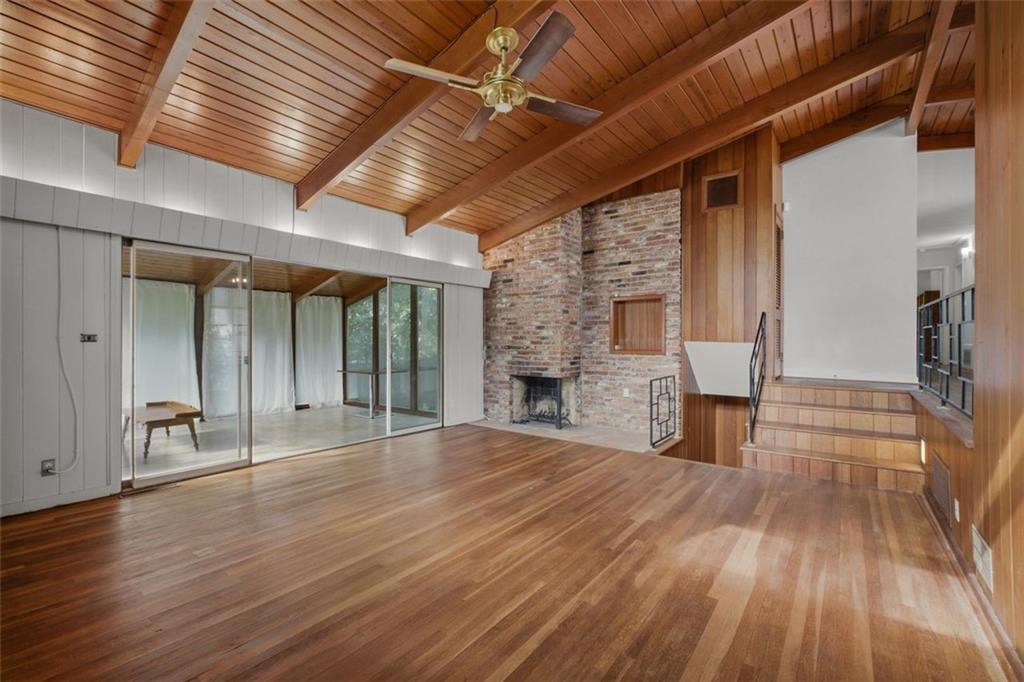 3906 Land O Lakes Drive NE