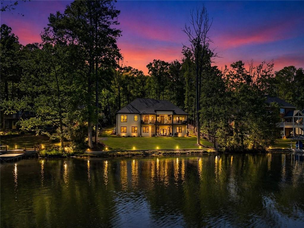 2021 Lakeview Parkway