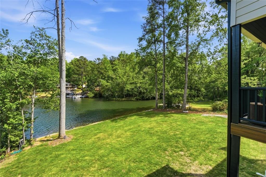2021 Lakeview Parkway