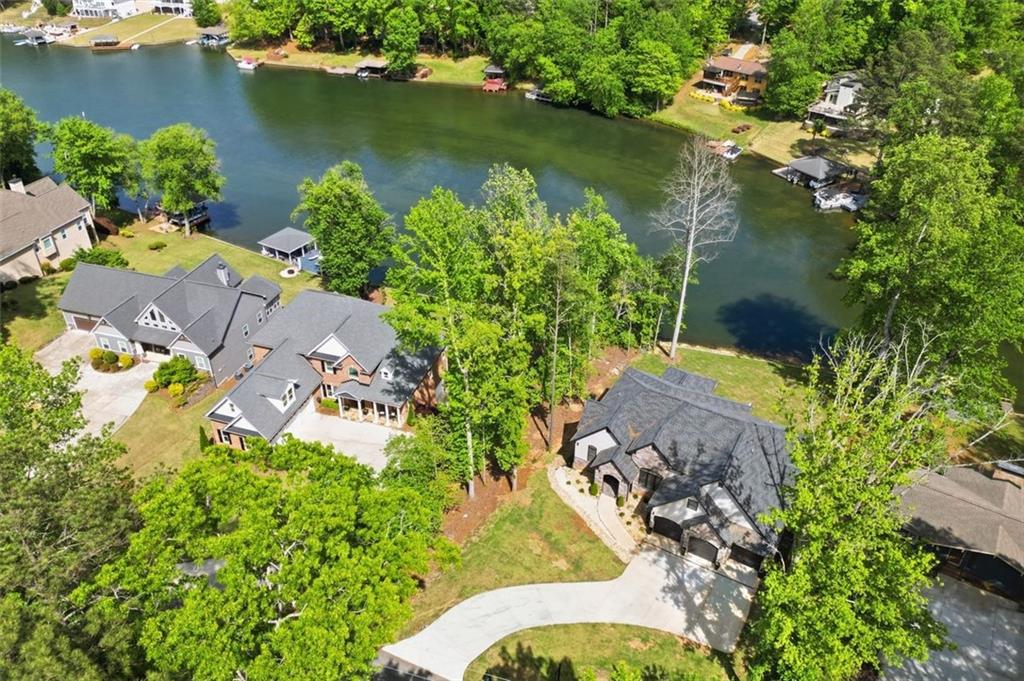 2021 Lakeview Parkway