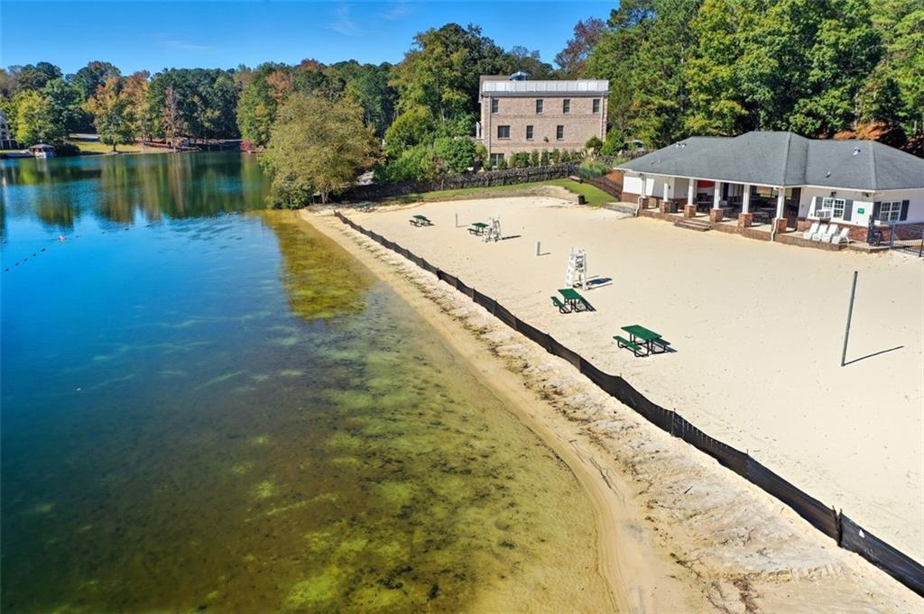 2021 Lakeview Parkway
