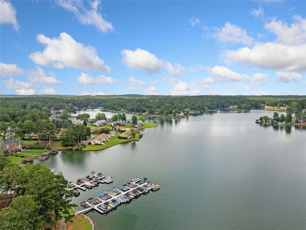 2021 Lakeview Parkway
