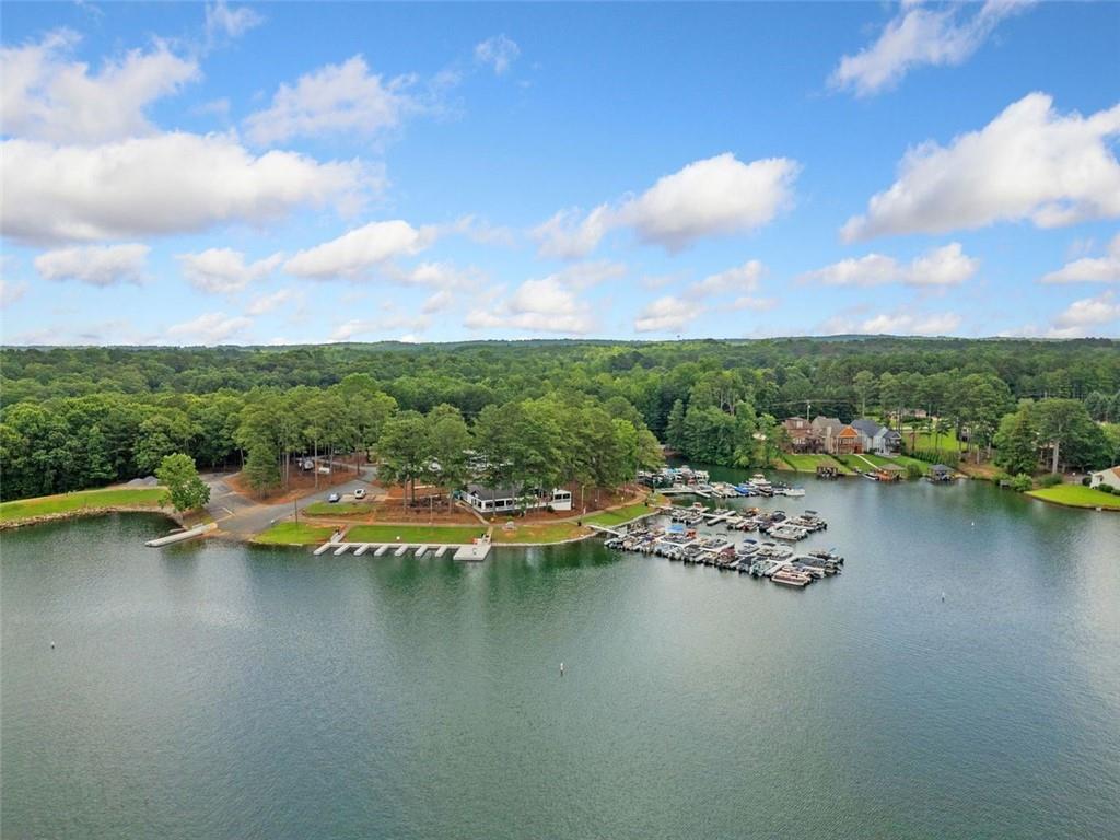 2021 Lakeview Parkway