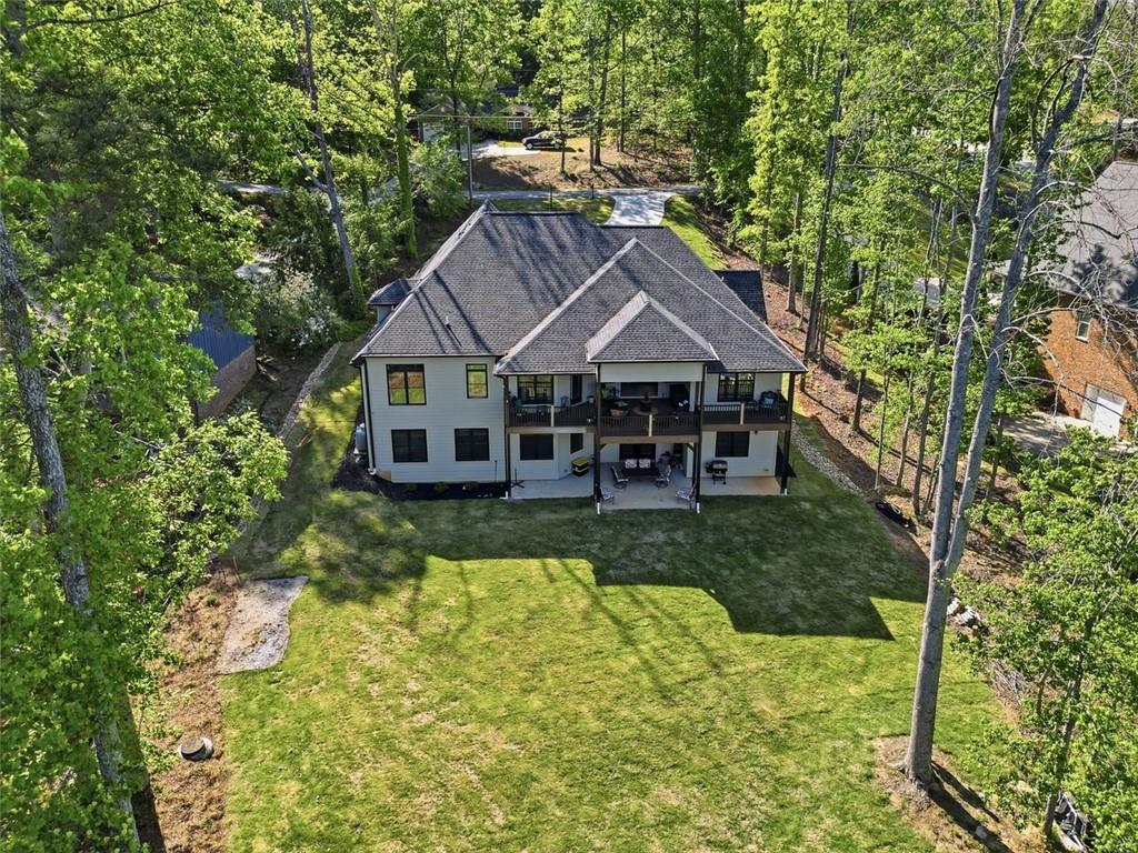 2021 Lakeview Parkway