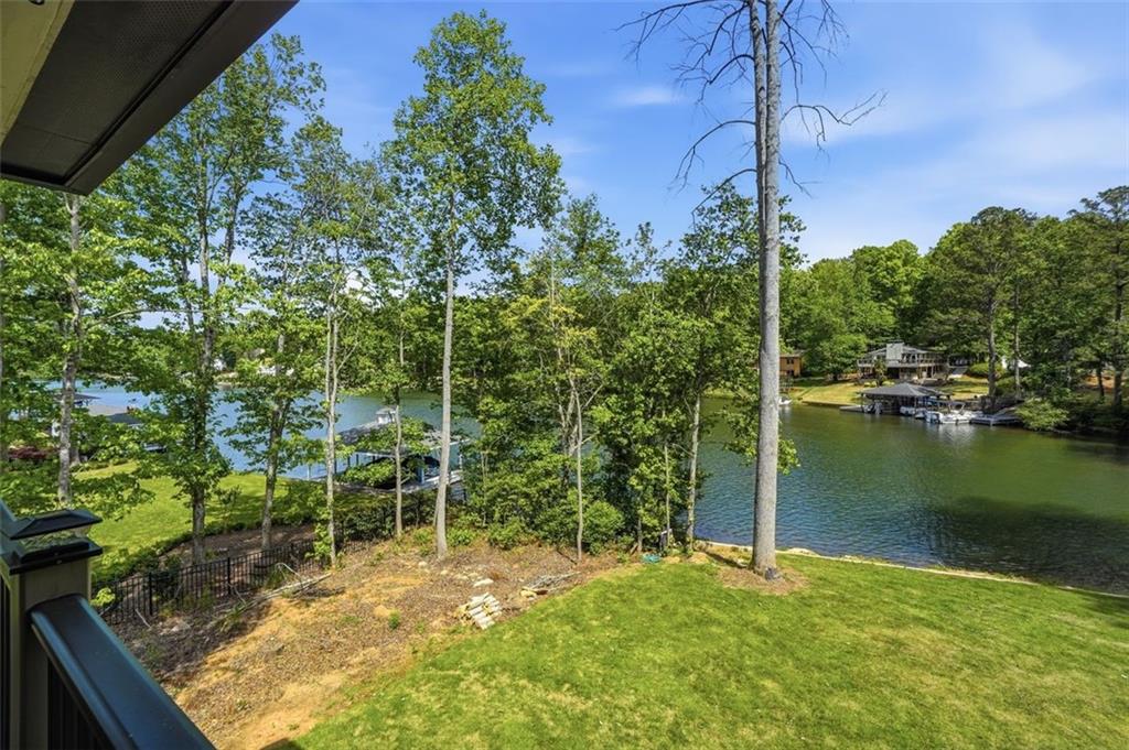 2021 Lakeview Parkway