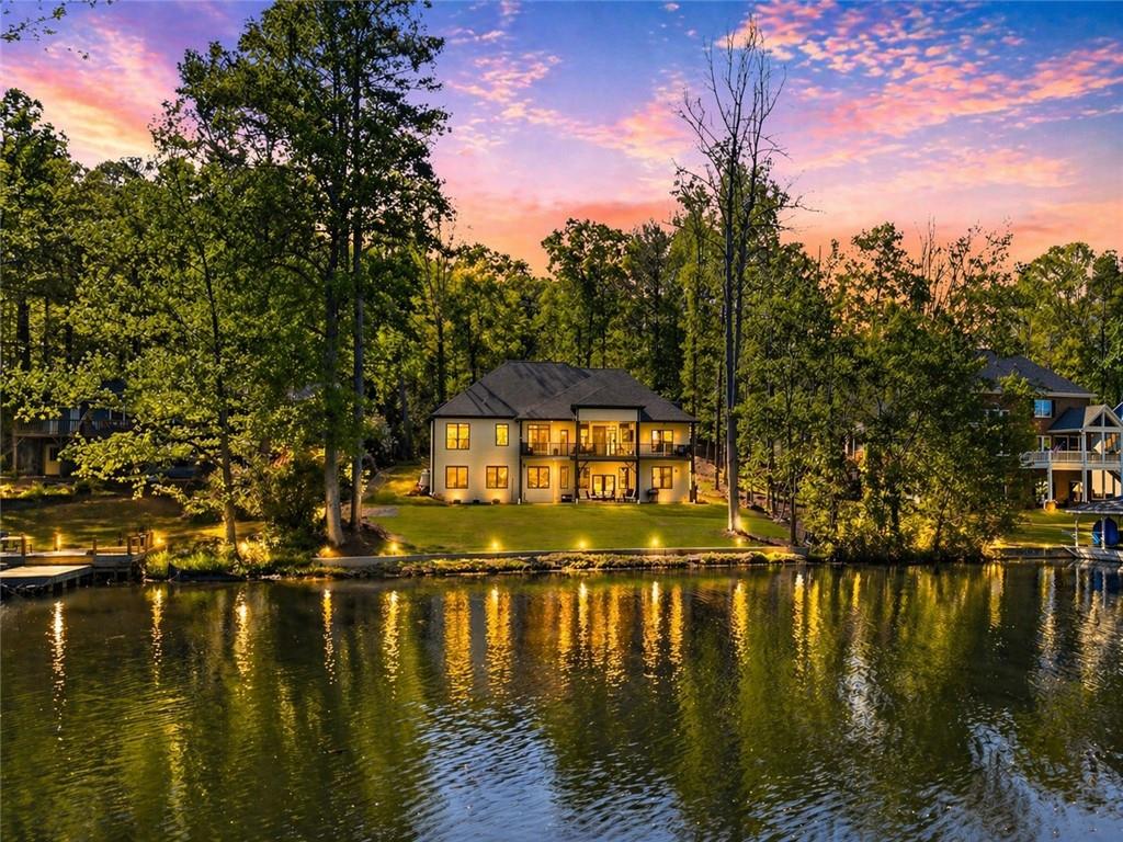 2021 Lakeview Parkway