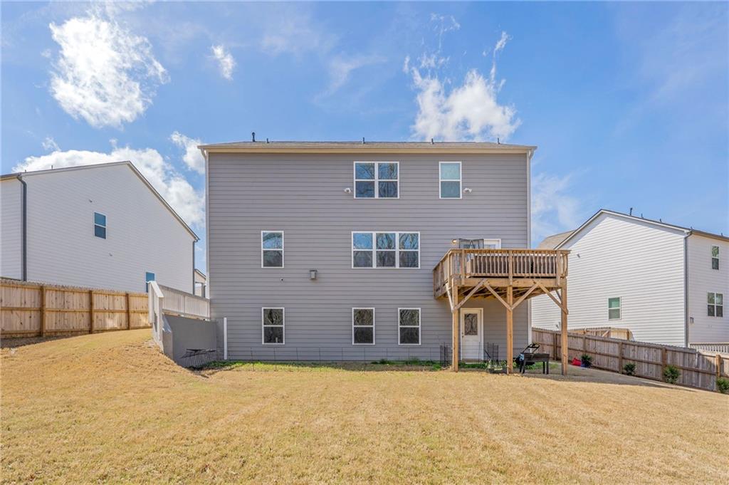 825 Athena Bend