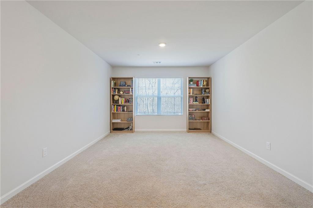 825 Athena Bend