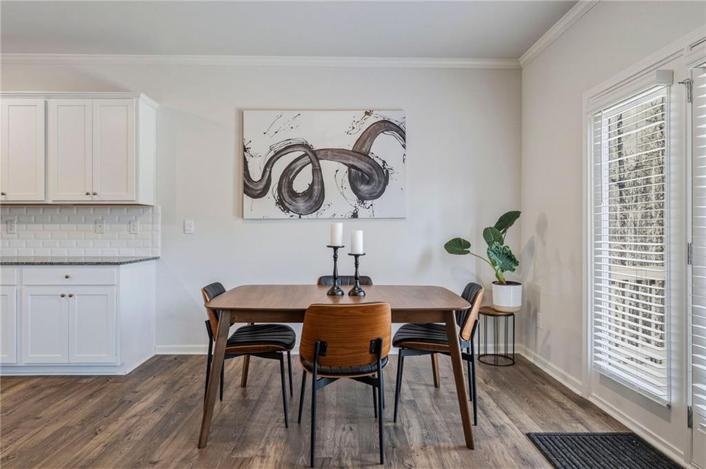 825 Athena Bend